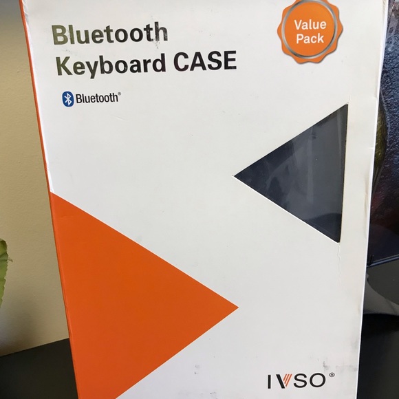 Accessories - 12.9 IPad case with Bluetooth wireless keyboard